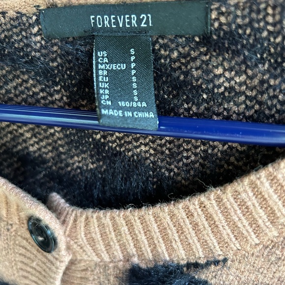 Forever 21 sweater cropped button cardigan 17” length. Brown/black - Picture 3 of 5